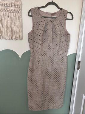 karin stevens Taupe Sleeveless Polka Dot Sheath Dress